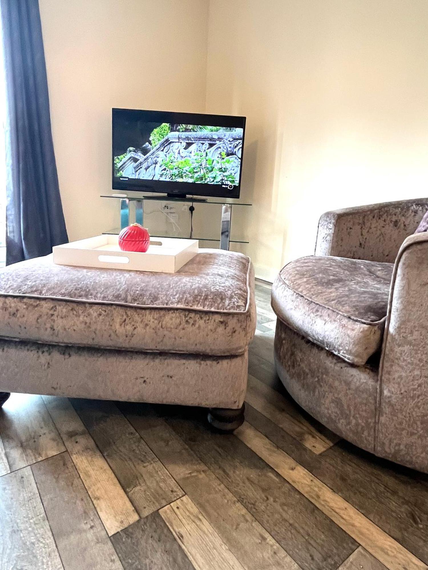 Spacious Two Bedrooms Apartment For Business And Holiday Πόρτσμουθ Εξωτερικό φωτογραφία
