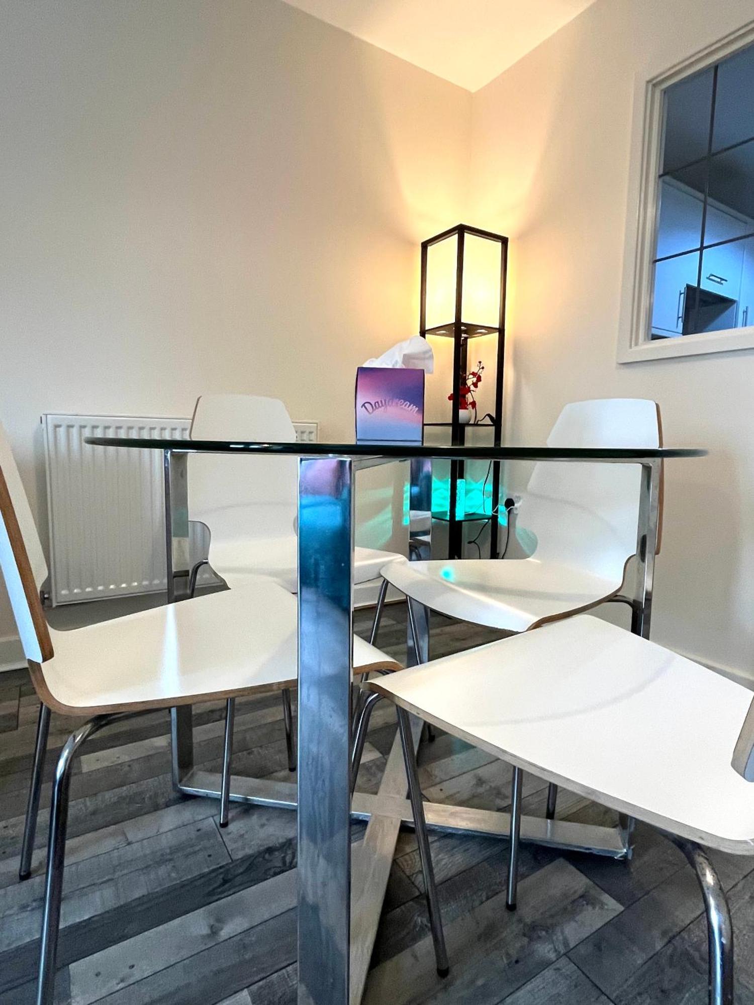 Spacious Two Bedrooms Apartment For Business And Holiday Πόρτσμουθ Εξωτερικό φωτογραφία